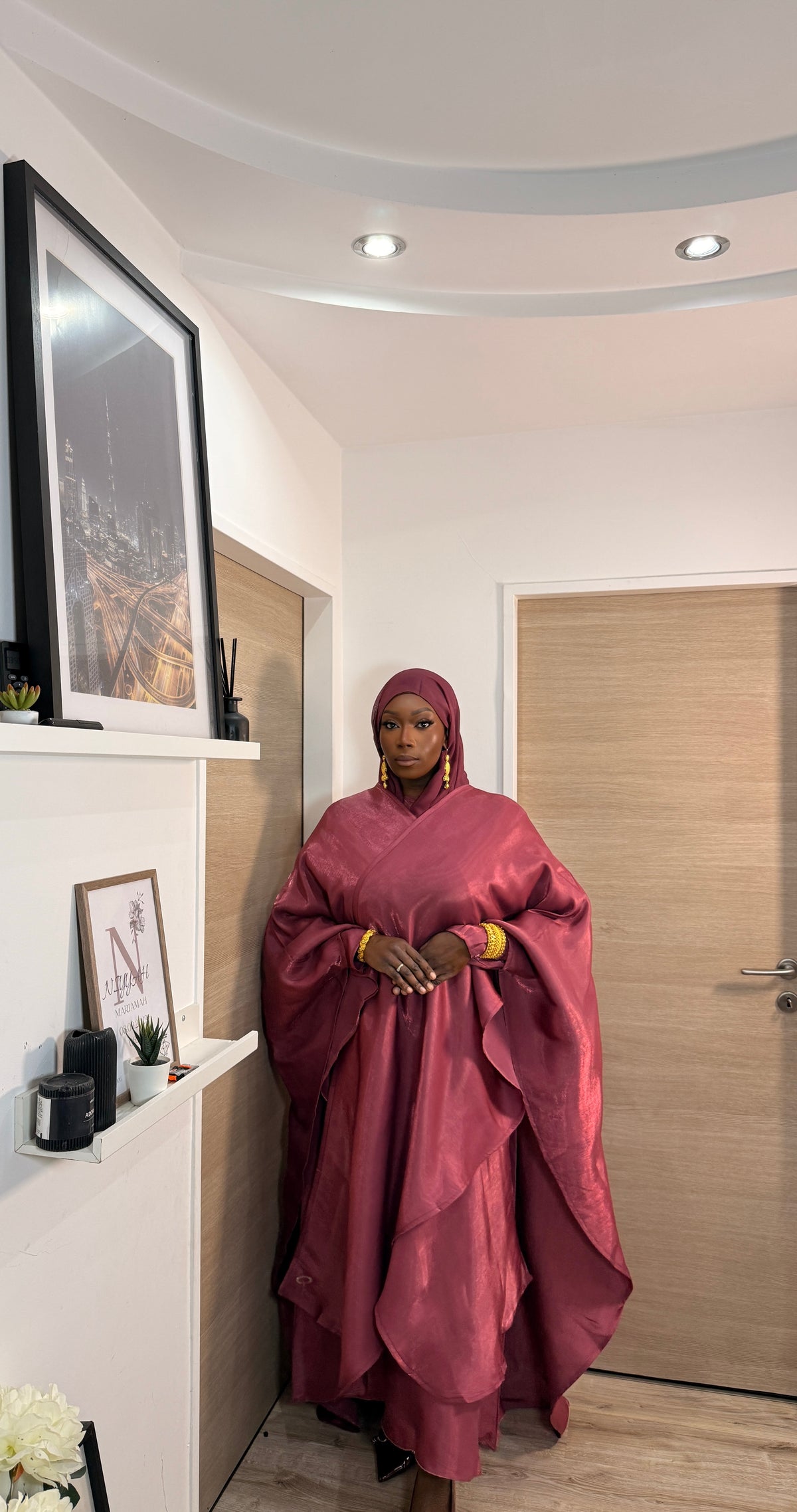 Velvét Rouge Abaya