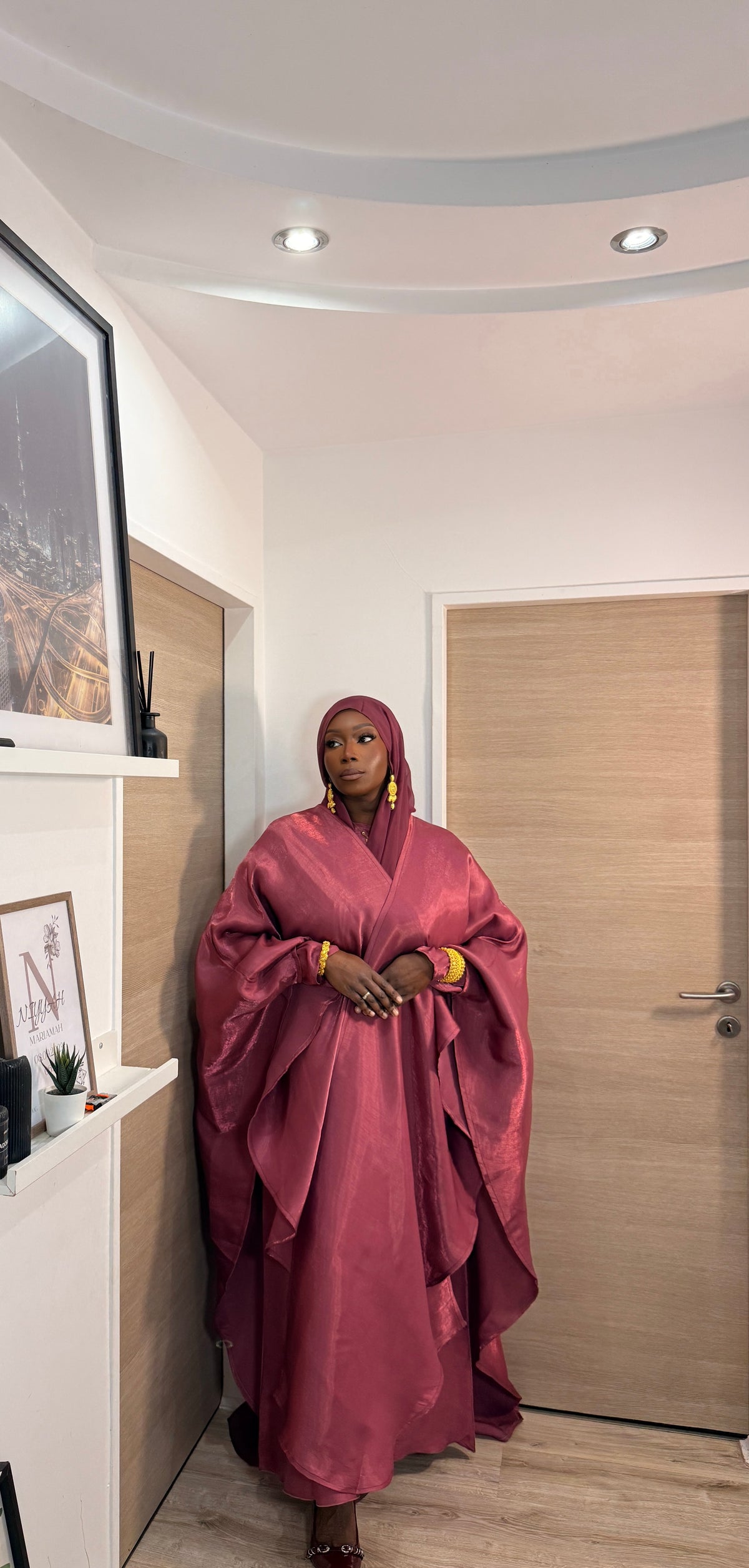 Velvét Rouge Abaya